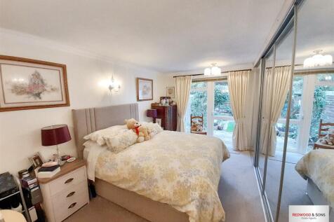 Bedroom 1a new.jpg