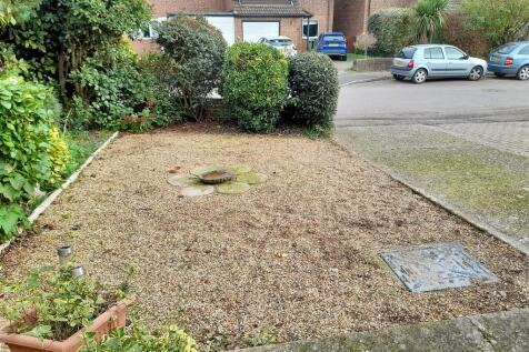 Front garden new.jpg