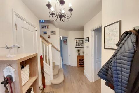 Hallway new.jpg