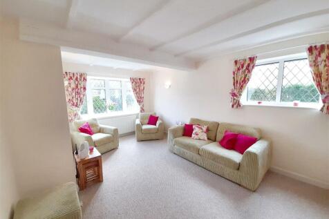 Living room new.jpg