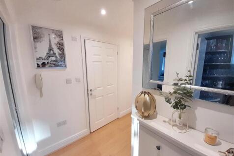 Hallway new.jpg