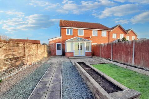 Rear garden 1 new.jpg