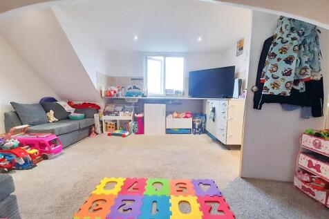 Bedroom 6 / Playroom