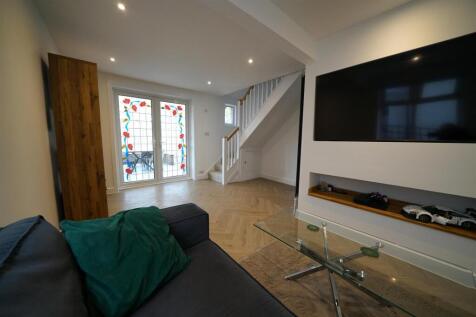 Living room 2.JPG