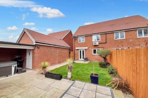 Rear garden 1 new.jpg