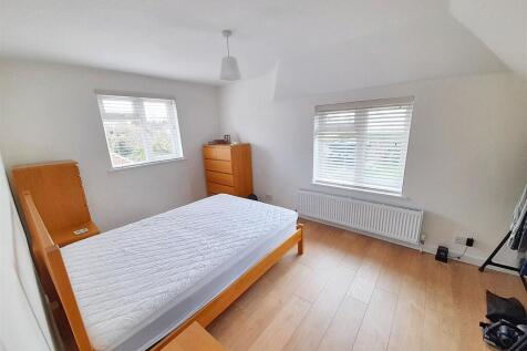 First-floor bedroom (1)