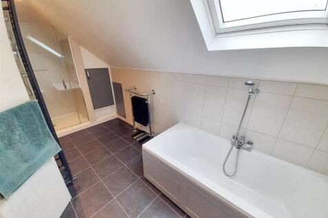 Bathroom new.jpg