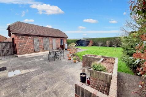 Rear garden 3 new.jpg