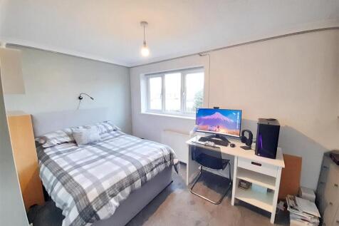 First-floor bedroom 2