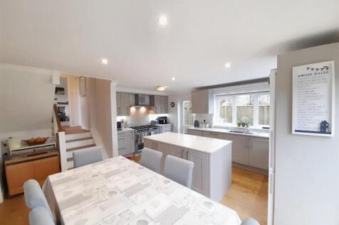 Kitchen dining room 2 new.jpg