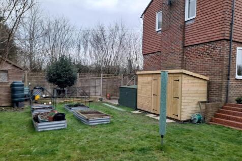 Rear garden 3.jpg