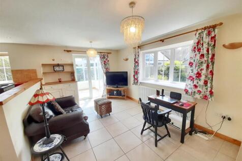 Living area new.jpg