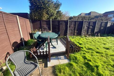 Rear garden 3.jpg