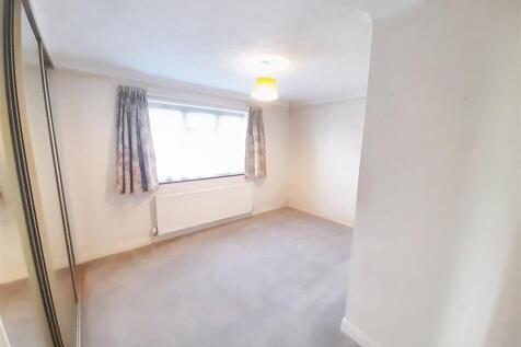 Bedroom 1b new.jpg