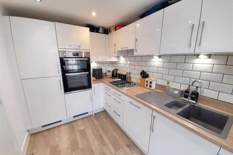 Kitchen 1 new.jpg