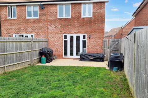 Rear garden 3 new.jpg