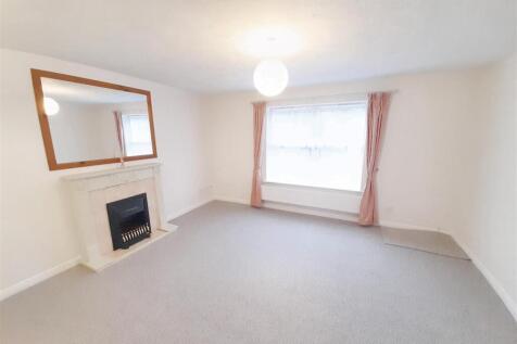 Living / dining room (first-floor)