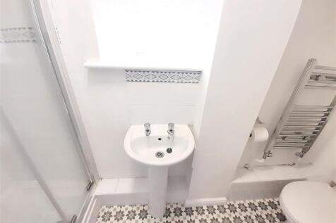 Ground-floor shower room
