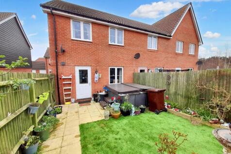 Rear garden 1 new.jpg