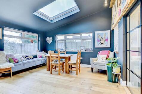 Family room 5 new.jpg