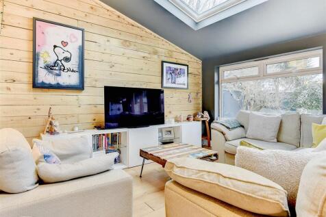 Family room 2 new.jpg