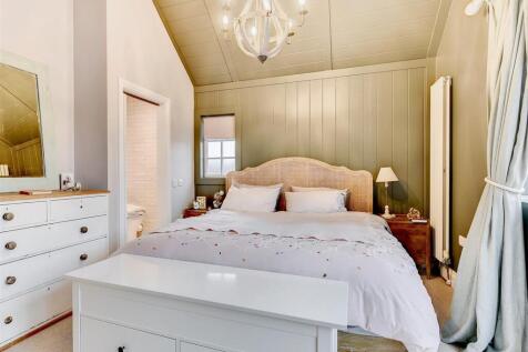 Bedroom 1a new.jpg