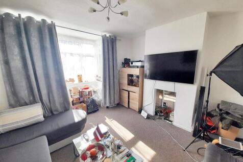 Living room new 1.jpg