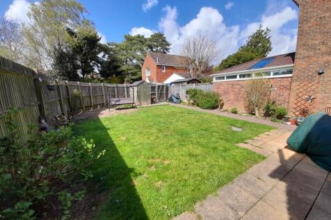 Rear garden 1.jpg