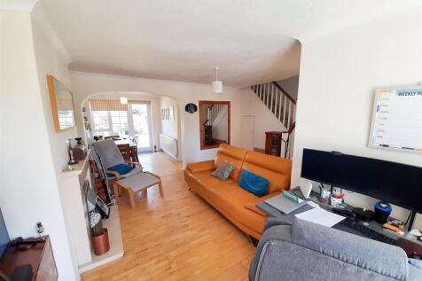 Living dining room 1 new.jpg