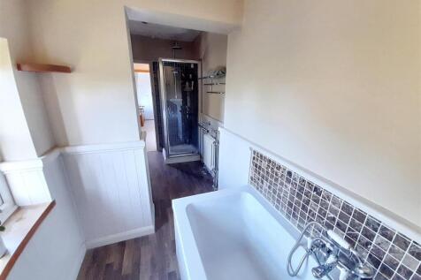 Bathroom 1 new.jpg