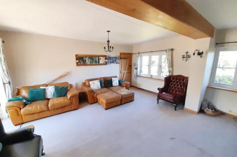 Living room new.jpg