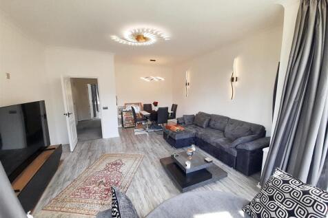 Living dining room new.jpg