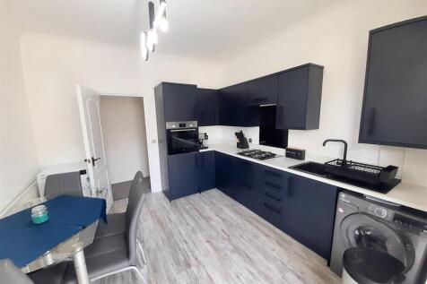 Kitchen breakfast room new.jpg