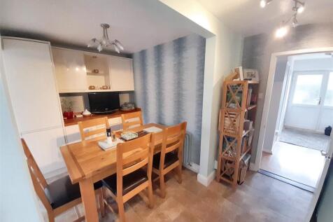 Dining room 1 new.jpg