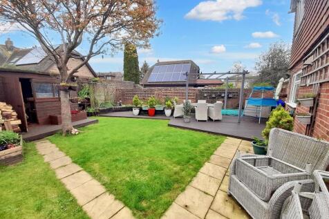 Rear garden 2 new.jpg