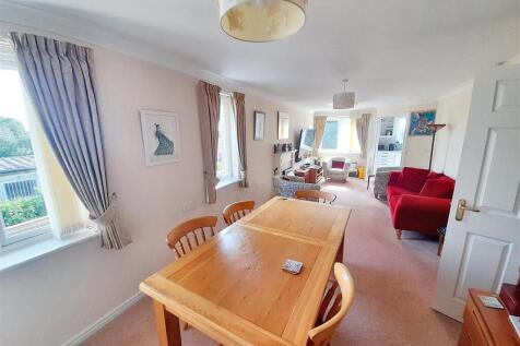 Living dining room new.jpg