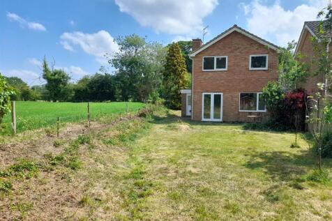 Rear garden 2.jpg