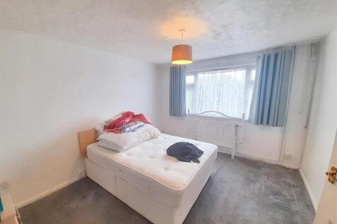 Bedroom 1a new.jpg
