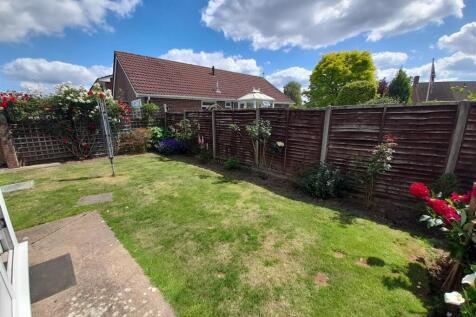 Rear garden 10.jpg