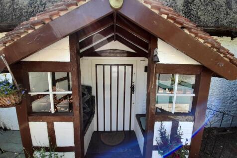 Entrance porch.jpg