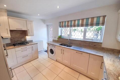 Kitchen 1 new.jpg
