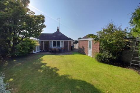Rear garden 1.jpg