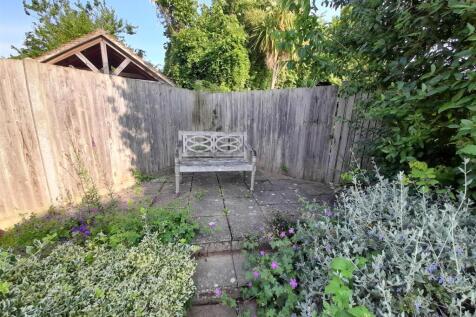Rear garden 4.jpg