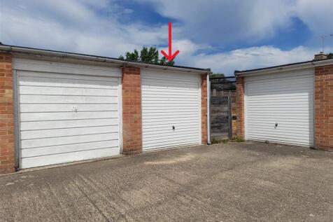 Garage 1.jpg