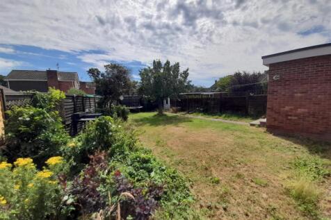Rear garden 3.jpg
