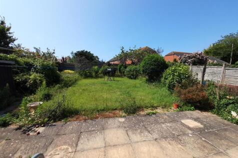 Rear garden 6.jpg