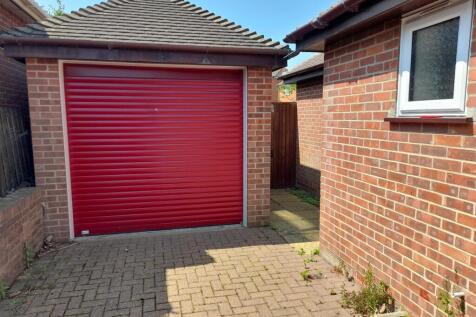 Garage 1.jpg