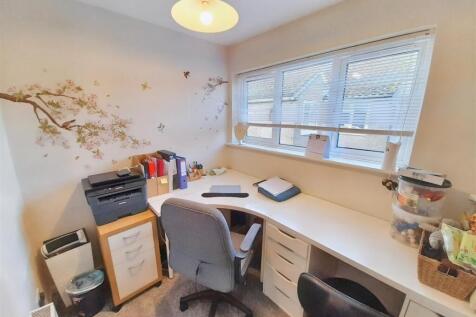 Bedroom 4 / office
