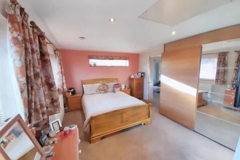 Bedroom 1b new.jpg