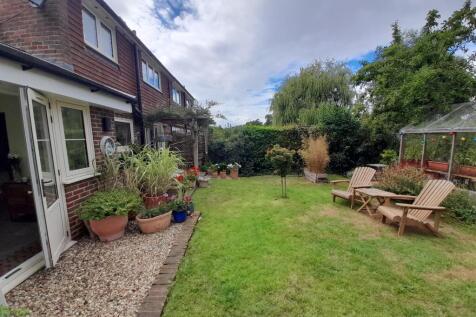 Rear garden 8.jpg